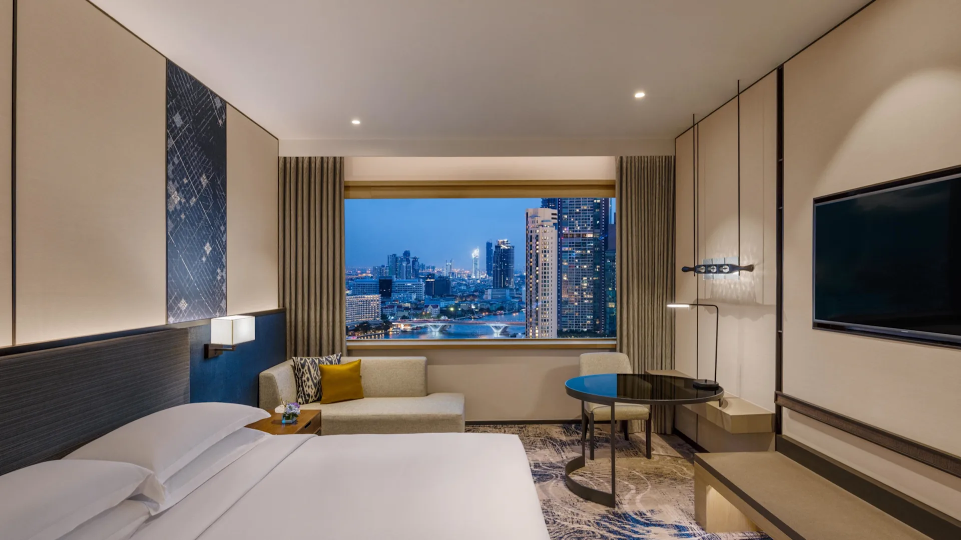 Millennium Hilton Bangkok king executive room